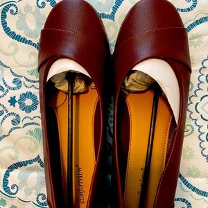 Comfortview Burgundy flats size 11M